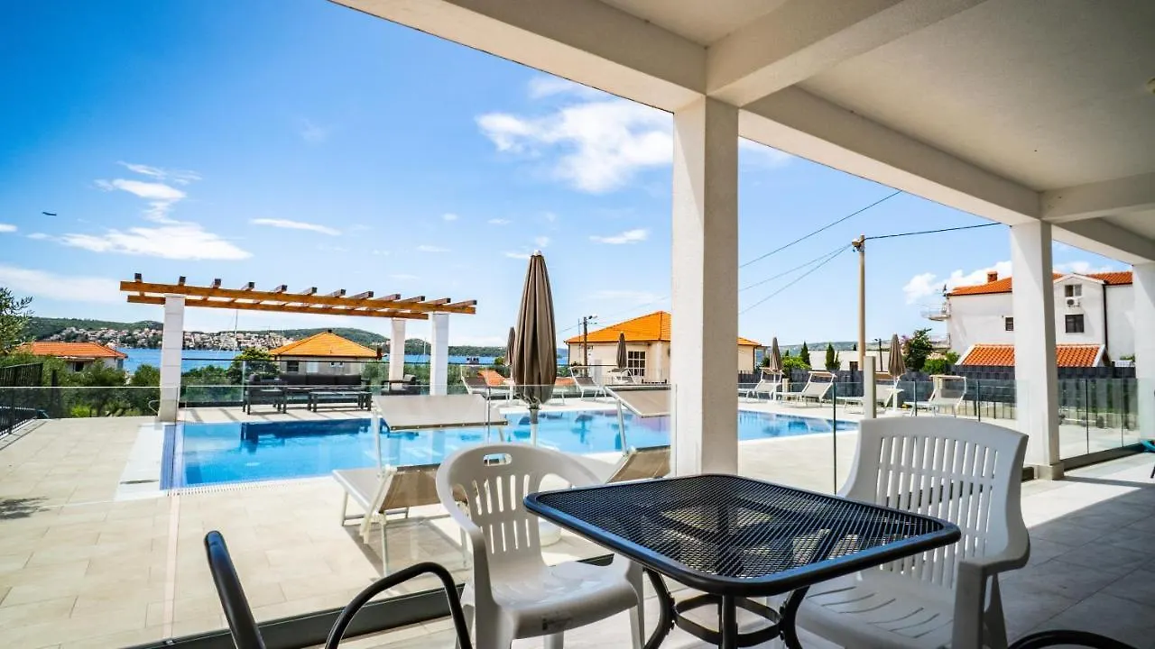 Calma Apartments Trogir Kroatien
