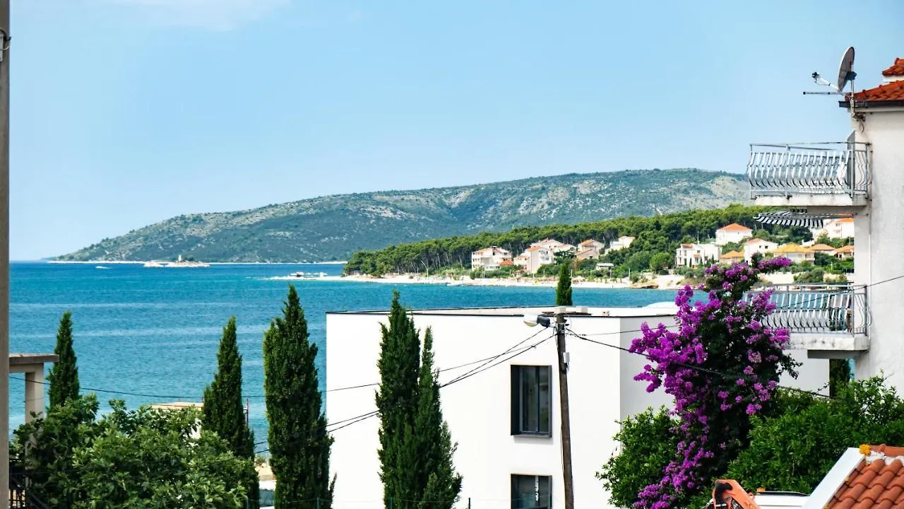 Calma Apartments Trogir 0*,  Kroatien