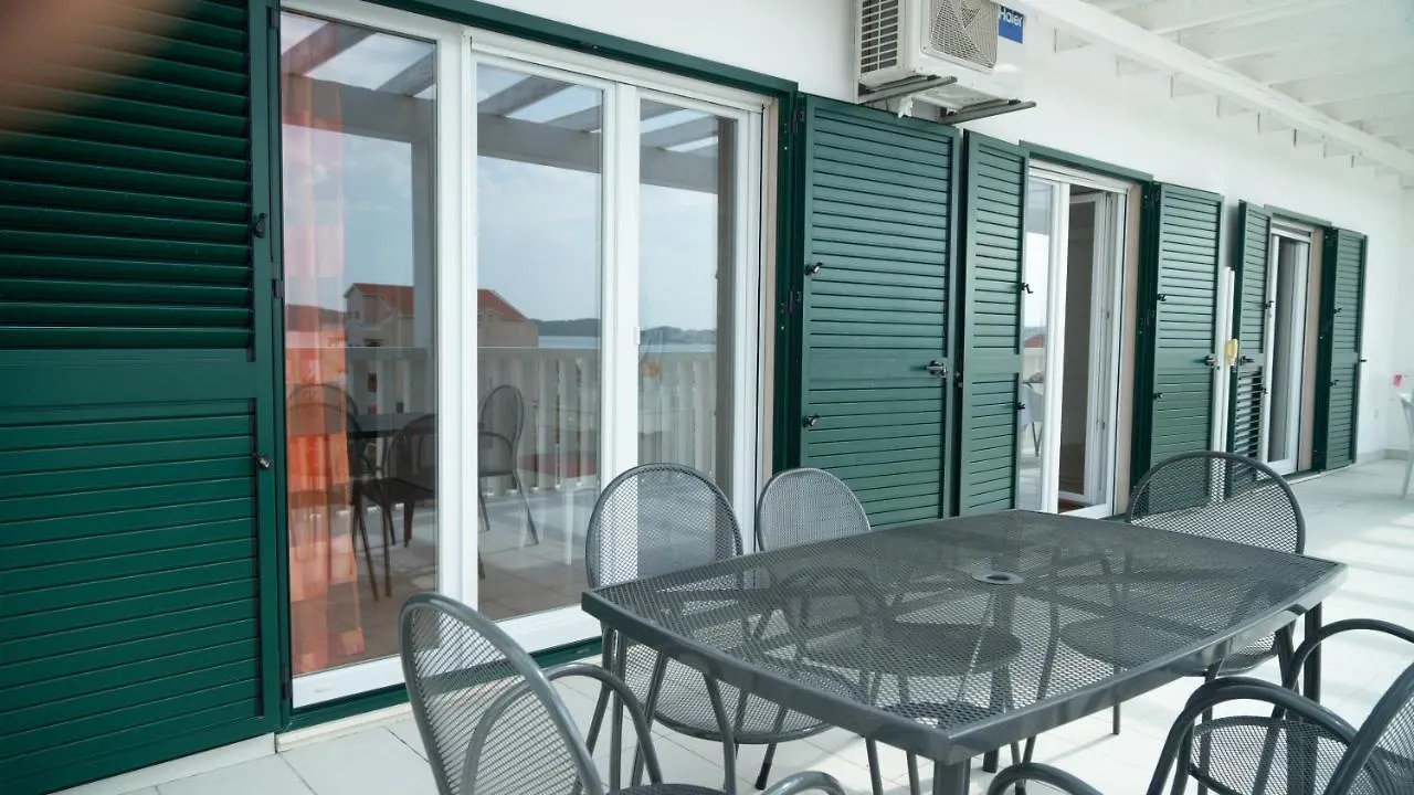 Calma Apartments Trogir Kroatien